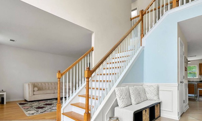 Cliftondale House | Spacious 4-bedroom house with AC, WiFi in peaceful quiet neighborhood in Atlanta