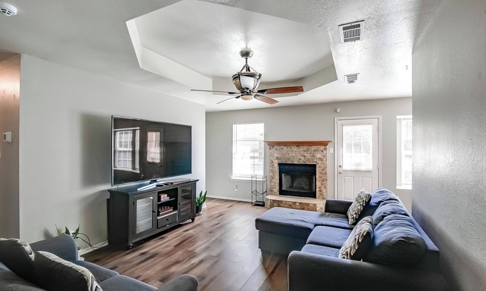 Killeen House | Spacious 4-bedroom house with AC, WiFi in charming Killeen