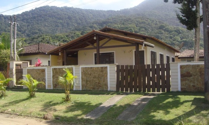 Maranduba House | Spacious 4-Bedroom House Near Maranduba Beach - Guest Rated 9.6