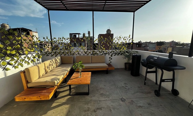 Tejada Alta House | Spacious 4-bedroom house with WiFi, fitness room in fabulous Lima