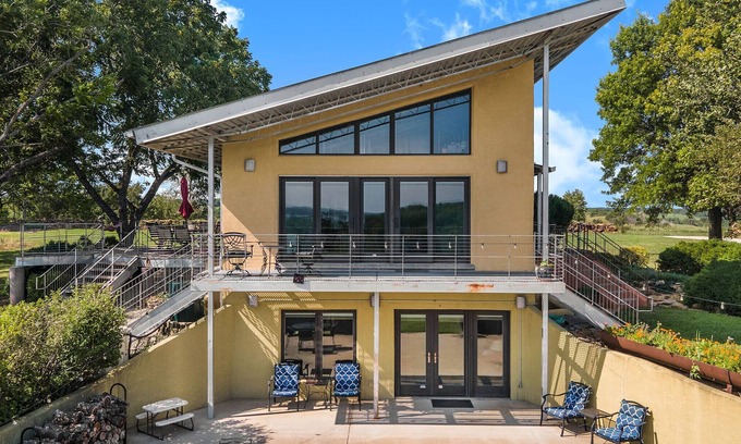 Lawrence House | Scenic Retreat with Pet-Friendly Amenities & Town Access
