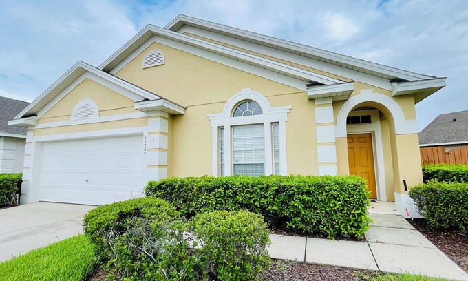 Four Corners House | Spacious 4-Bedroom Villa with Private Pool in Glenbrook – Your Ideal Orlando Getaway