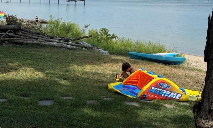 Lakeport House | Spacious 4-beds South of Lexington AC, Sandy Private Beach Handicap accessible