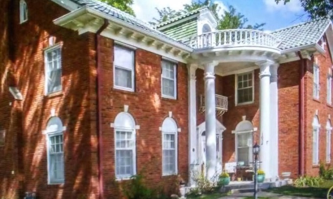 Topeka House | Historic Home Near Washburn University with Breakfast Included
