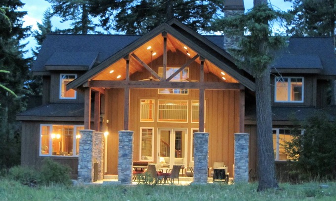 Cle Elum House | Stunning Golf View Retreat with Game Room & Pool Access