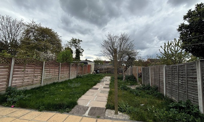 Leyton House | Spacious 4BD Home with Large Garden, East London