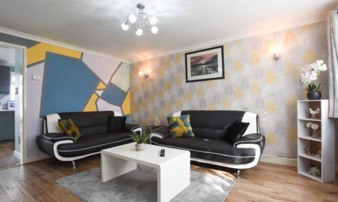 Portsmouth House | Family-Friendly 4-Bedroom Retreat Close to Port Solent