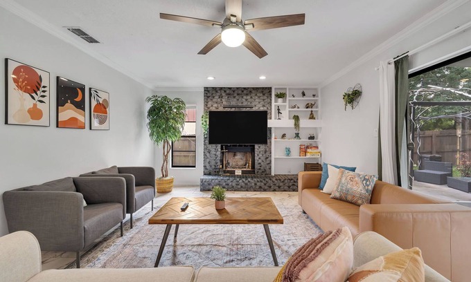 Lakeview Village House | Ideal 4BR Retreat with Backyard, Grill & Breakfast Options
