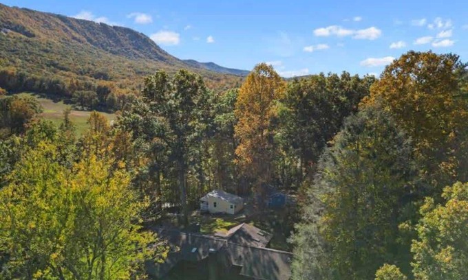 Hendersonville House | Discover Adventure at The Gathering Place at Rabbit Hollow