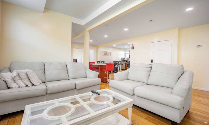 Jamaica Estates Apartment | Modern Apartment, Steps to Subway & Family-Friendly Amenities