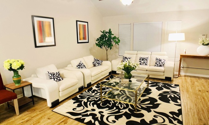 Round Rock House | Spacious 4BR Home Near I45 - Sleeps 12, Pet Friendly Stay