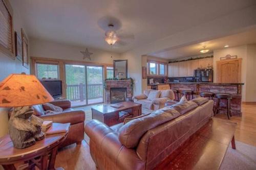 Vista Point House | Relaxing 4BR Retreat with Hot Tub Near BreckConnect Gondola