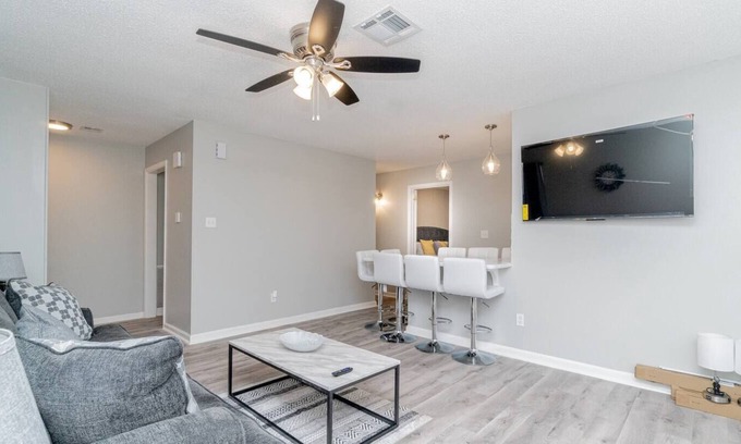 Montgomery Apartment | Relaxing 4BR Getaway with Spa & Hot Tub Near Downtown