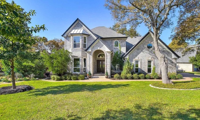 Barton Creek West House | Family & Pet-Friendly 5 Bdrm Greenbelt Home with Pool