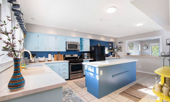 Gravois Mills House | Pet-Friendly 5 Bedroom Lake House with Unmatched Guest Rating