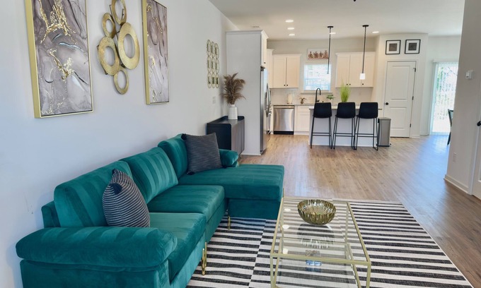 Toddville Road House | Family-Friendly 5-Bedroom Home with Garage in Charlotte