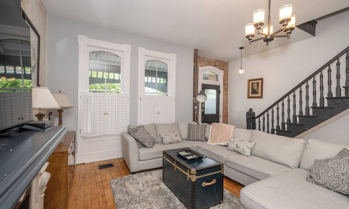 Covington House | Spacious 5-bedroom house in Covington- minutes from Downtown Cincy