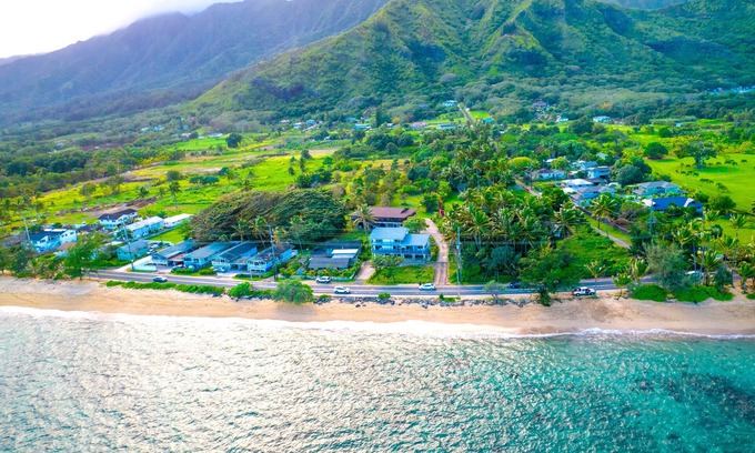 Hauula House | Family-Friendly 5 Bedroom Retreat in Oahu's Countryside