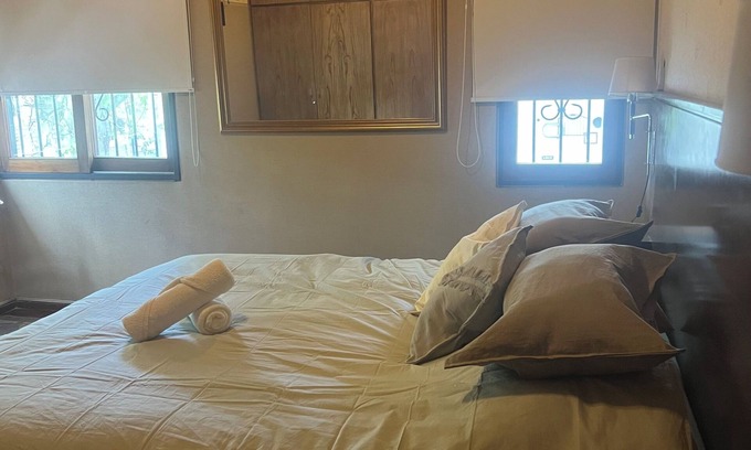 Mendoza City Center House | Spacious 5-bedroom house with WiFi, AC in phenomenal Mendoza