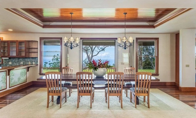 Holualoa House | Spacious 5-Bedroom Oceanview House in Holualoa