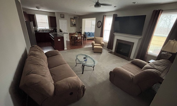 Noblesville House | Spacious 5-bedroom house with game room, near downtown Noblesville and Ruoff
