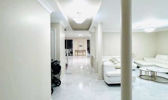 Beaumont Hills House | Spacious 5 Bedroom Retreat with Pet-Friendly Amenities