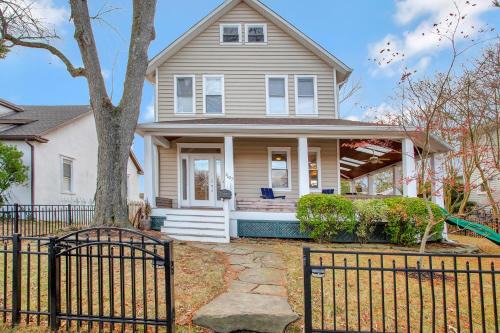 Homewood House | Spacious 5 BR house - 5 Min Walk to N-MC Stadium
