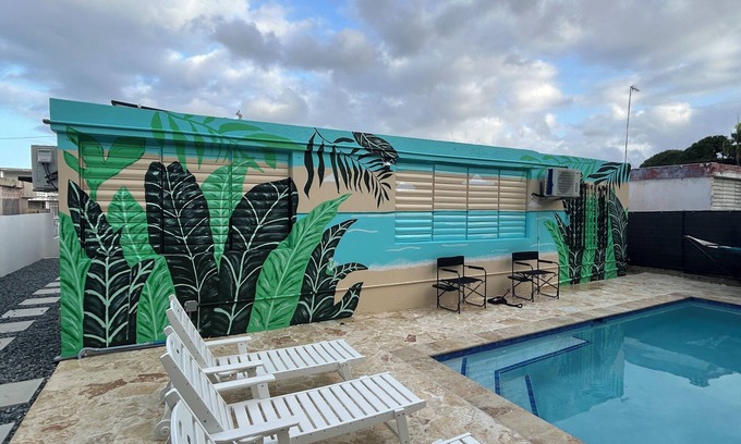 La Pared House | Spacious 5-BR house with private POOL, WiFi, AC in lovely Luquillo