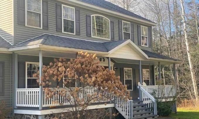 Tannersville House | Relaxing 5 BR Retreat with Scenic Mountaintop Views