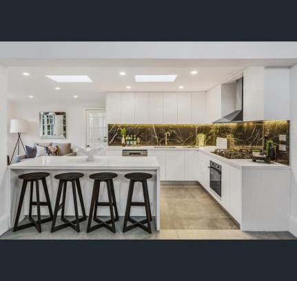 Hornsby House | Spacious 5BD Garden House in Hornsby close 2 train