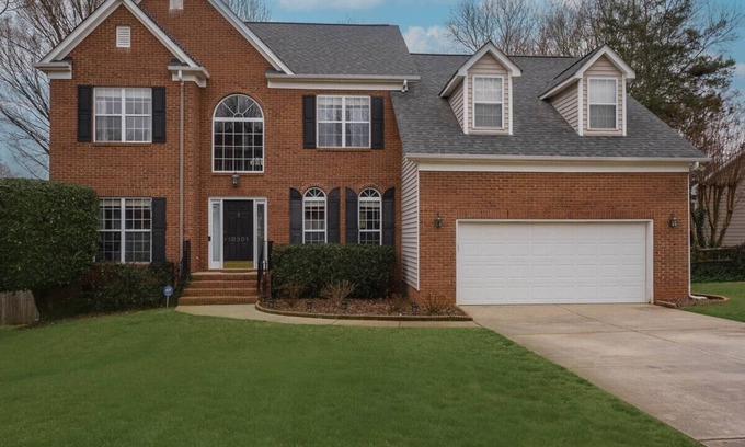 Charlotte House | Top-Rated CLT Favorite with Cozy Fire Pit & Great Amenities