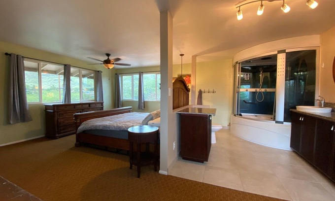 Waianae House | Spacious 6-bedroom house with AC in beautiful Waianae