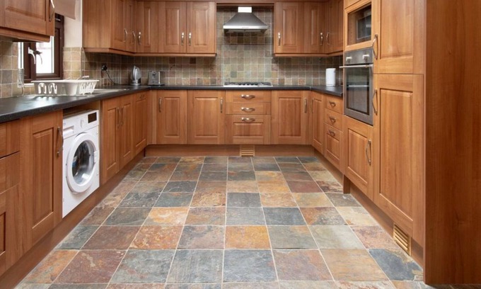 Kidbrooke with Hornfair House | Family-Friendly 6 Bedroom House in Wricklemarsh, London