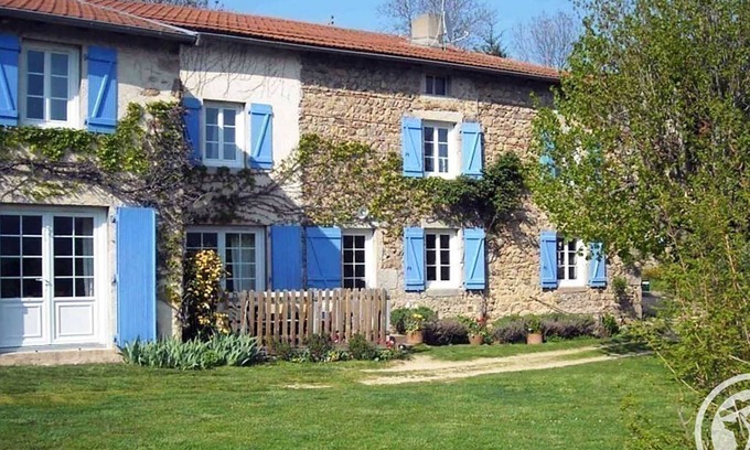 Saint-Alban-les-Eaux Cottage | Relaxing Stay at Gite Saint-Alban-les-Eaux: 6 Bedrooms