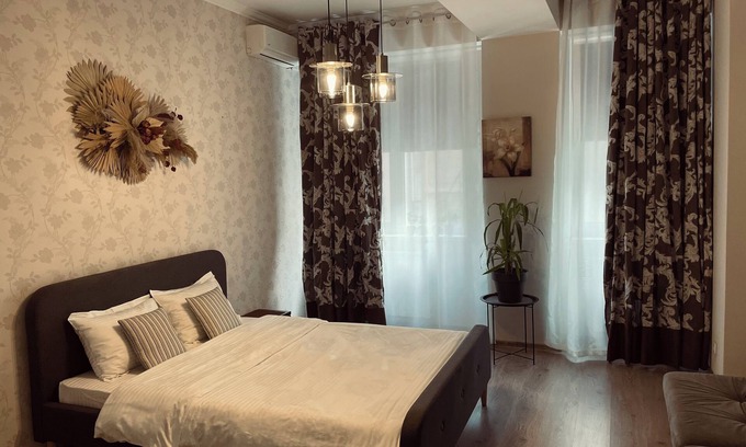 Chisinau Apartment | Spacious 60m 1-bedroom+living room apartment in the center of Chișinău