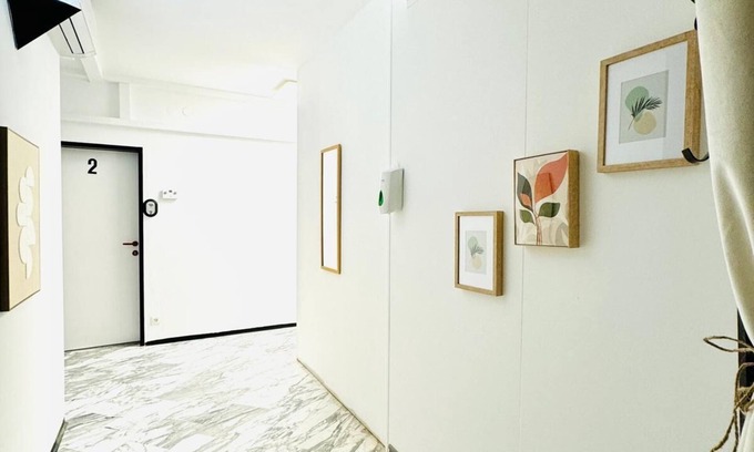 Meidling Apartment | Spacious 7BR Apartment Prime Location