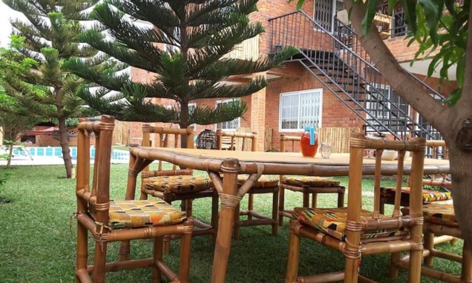 Tema Apartment | Spacious 9-bedroom apartment in fantastic Tema with WiFi, AC