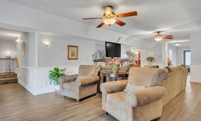 Canton House | Spacious 9-bedroom house in charming Canton with AC, WiFi