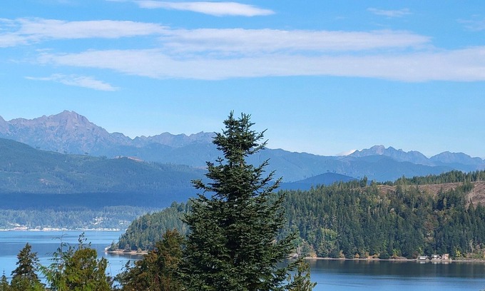 Union House | Inviting A-frame with Scenic Mountain & Ocean Views