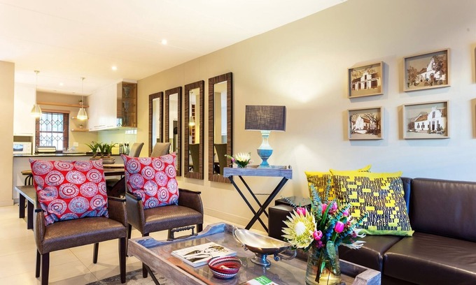 Stellenbosch Central Apartment | Inviting Two-Bedroom Retreat with Backup Power in Stellenbosch