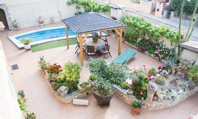 Castello d'Empuries Apartment | Bright Apartment on Costa Brava with Ocean View & Pool