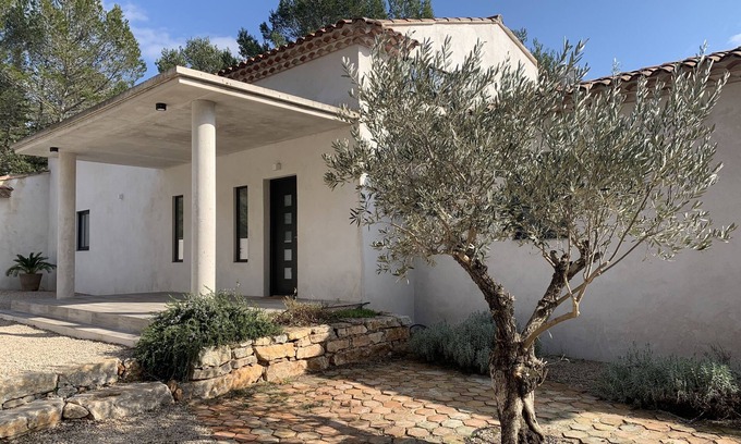 Flassans-sur-Issole Villa | Tranquil 4-Star Villa with Private Pool and Ocean View
