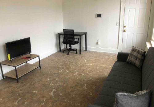 Paterson Apartment | Cozy 2-Bed Apartment with Private Street Entrance