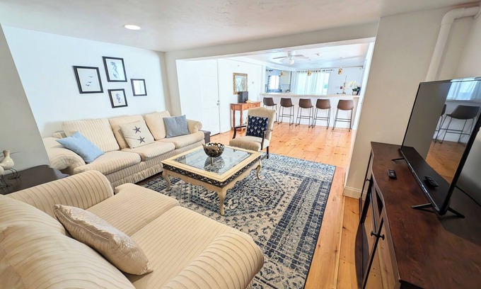 West Wareham Apartment | Bright Retreat Near the Beach with Oceanfront Views