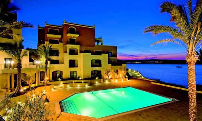 Santa Maria Estate Apartment | Guest Rated 10/10: Apartment with Pool & Ocean Views