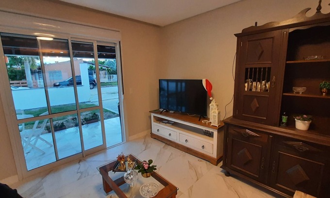 Daniela 2 House | Charming Oceanfront House in Praia Daniela, Santa Catarina