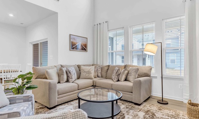 Millville House | Cozy Townhouse with Ocean View Near Bethany Beach