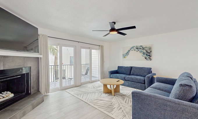 Treasure Island House | Spacious and dog friendly, close to the Gulf and beaches, AC, WIFI and WD