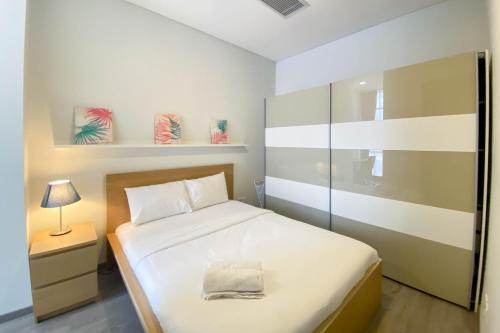 Bendungan Hilir Apartment | Elegant 3BR Apartment at Sudirman Suites with Pool Access