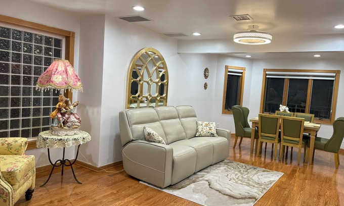 Murray Hill Apartment | Elegant Second Floor Apartment with Family-Friendly Amenities